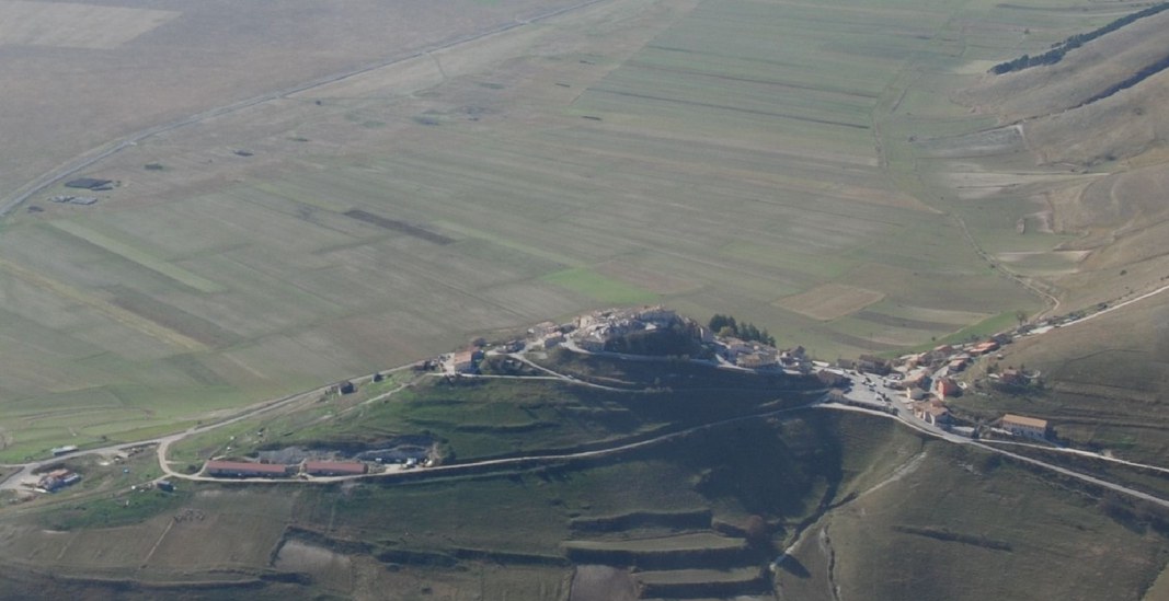 Panoramica del paese di Castelluccio 