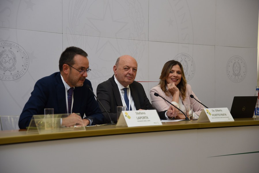 Presidente ISPRA Stefano Laporta , Ministro dell'Ambiente Gilberto Pichetto Fratin e Direttore generale ISPRA Maria Siclari