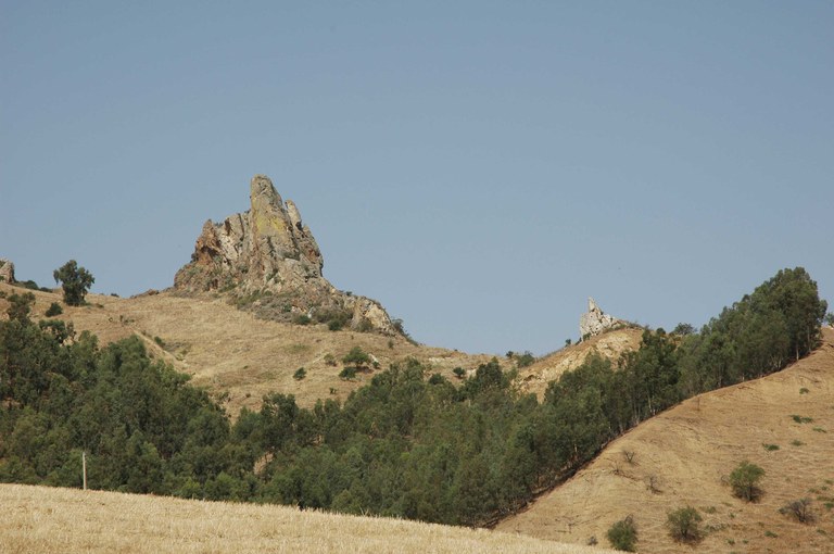 castiglione la guglia di quarzarenite.jpg