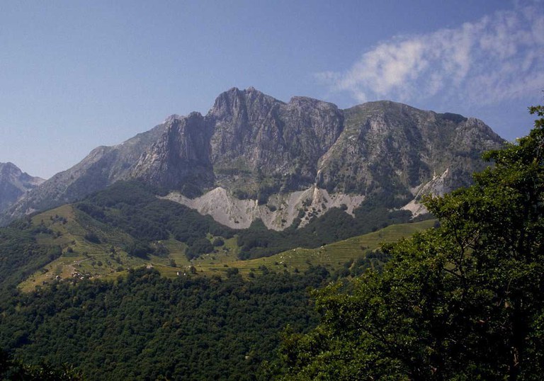 conca glaciale e cordoni mo.jpg