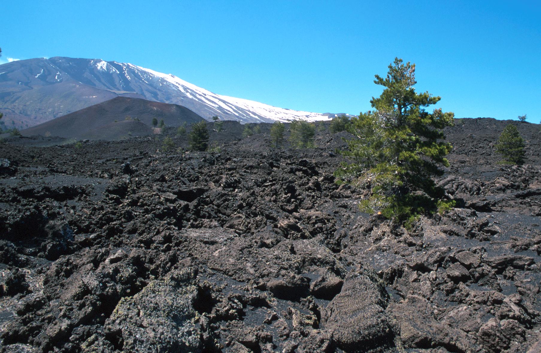 21 suolo_etna_colata.jpg