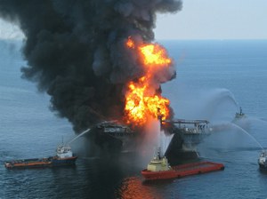 oilrigexplosion618704_1280.jpg