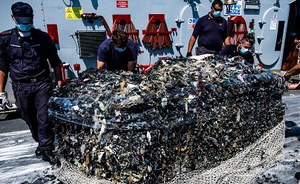 Protezione civile: al via la terza fase di recupero delle ecoballe nel Golfo di Follonica