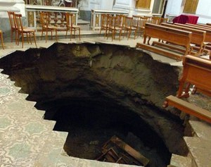 I sinkholes antropogenici a Napoli